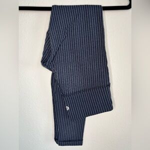 056. Lululemon Leggings Blue & White Pin Striped - Size 4